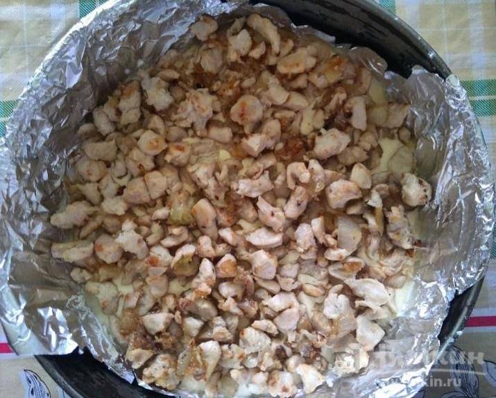 Заливной пирог с курицей на кефире - фото шаг 8