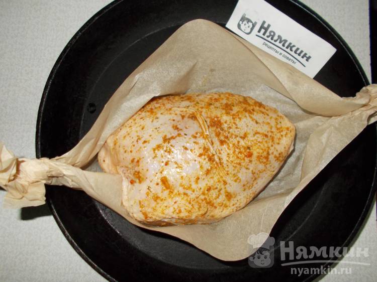 Запеченная куриная грудка в духовке и соус для грудки