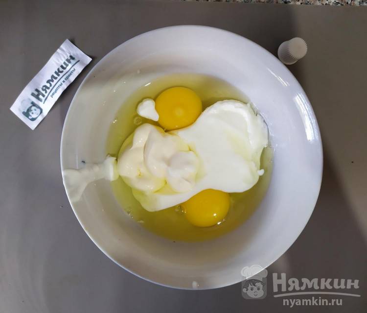 Яичница с колбасой, сыром и помидорами – пошаговый рецепт приготовления с фото