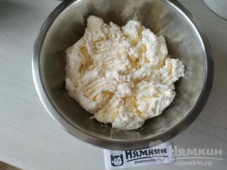 Нежные сырники на сковороде  - фото шаг 1