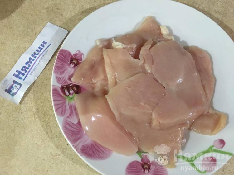 Куриное филе в картофеле на сковороде - фото шаг 1