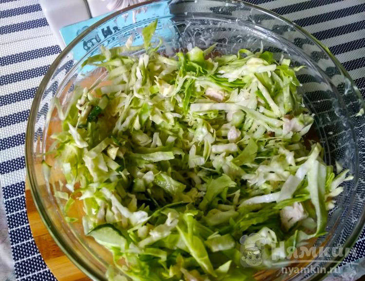 ПП салат с запечённой курицей и греческим йогуртом - фото шаг 4