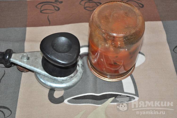 домашняя консерва из речной рыбы в томатном соусе - фото шаг 8