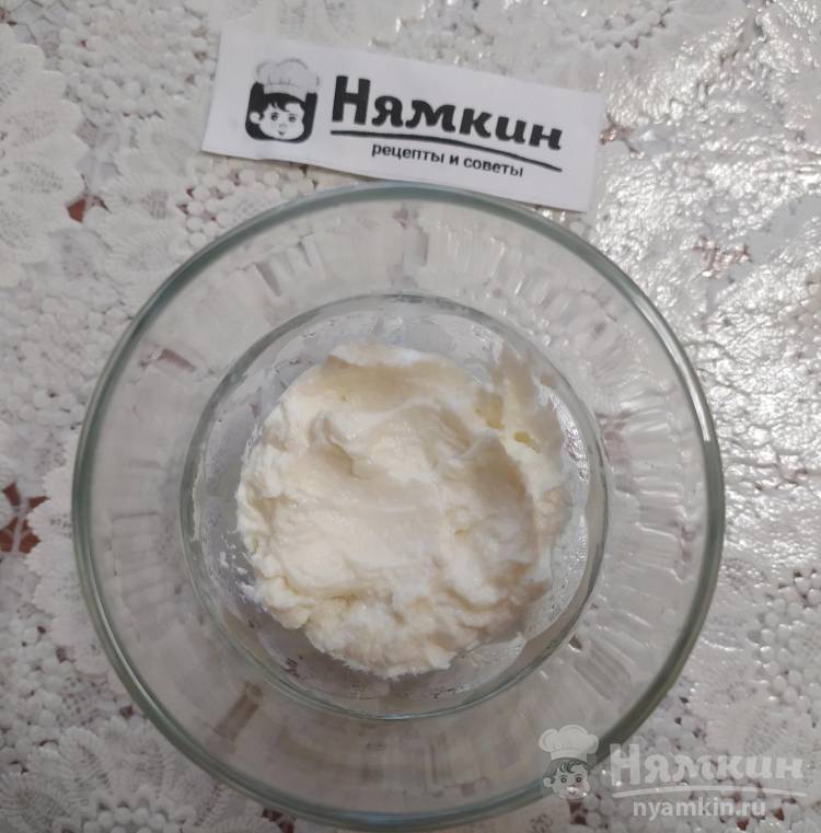 Творожный десерт с клубникой в стакане - фото шаг 3