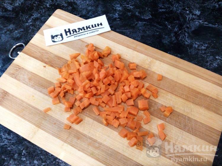 Салат Оливье с копченым куриным окорочком - фото шаг 2
