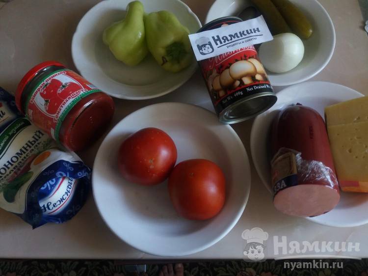 Пицца с грибами и колбасой из хрустящего дрожжевого теста - фото шаг 5