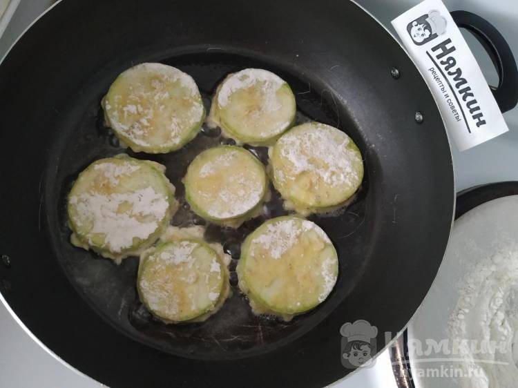 Кабачки на сковороде с чесноком рецепт с фото пошагово на сковороде с помидорами