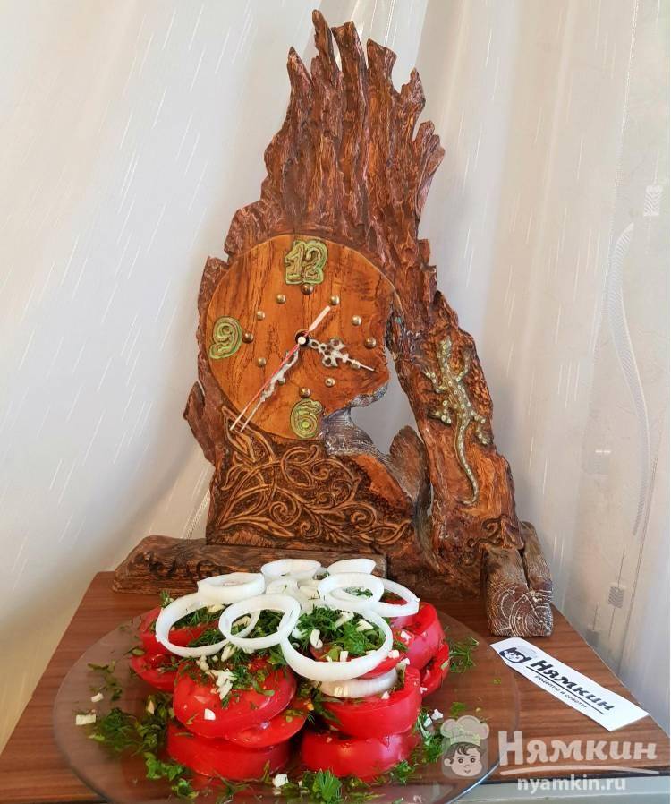 Закуска из помидоров с чесноком, луком и зеленью - фото шаг 4
