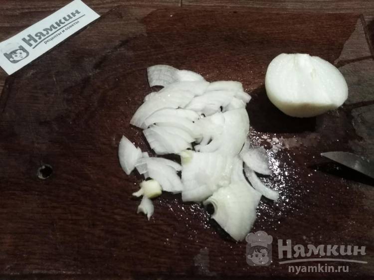 Салат из помидоров, сметаны и лука - фото шаг 2