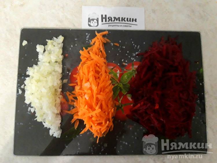 Русский борщ на свиной косточке по-домашнему - фото шаг 2