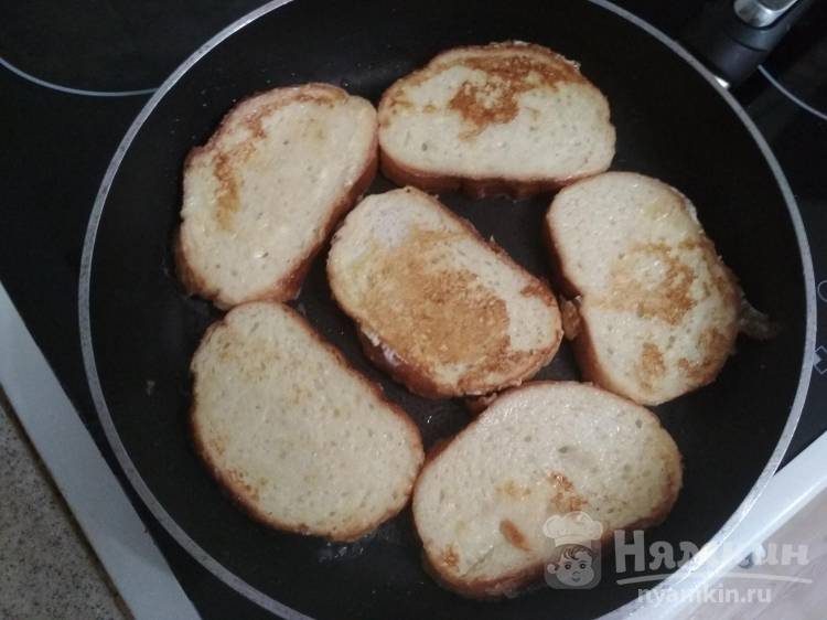 Как пожарить гренки из белого хлеба с яйцом, молоком и сыром?