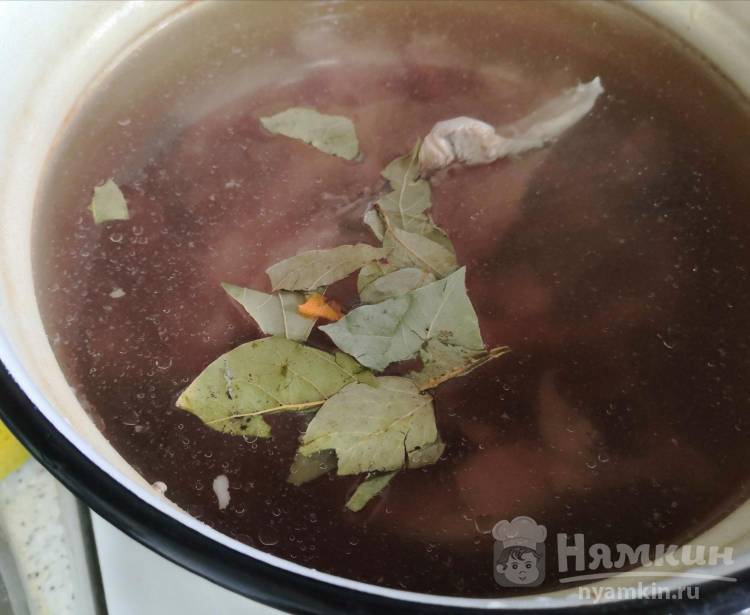 Борщ со свежей капустой на курино-говяжьем бульоне - фото шаг 3