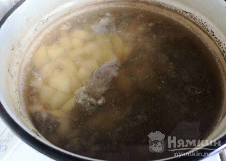Борщ со свежей капустой на курино-говяжьем бульоне - фото шаг 6