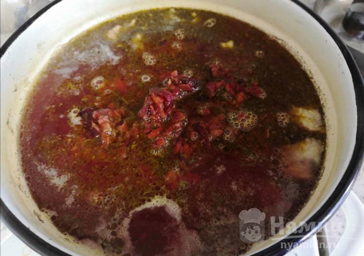 Борщ со свежей капустой на курино-говяжьем бульоне - фото шаг 7