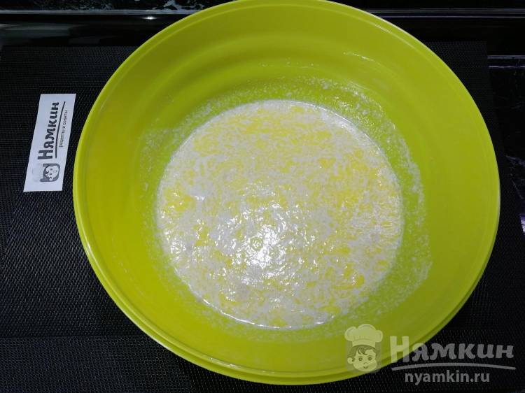 Сосиски в тесте с сыром и кунжутом - фото шаг 4