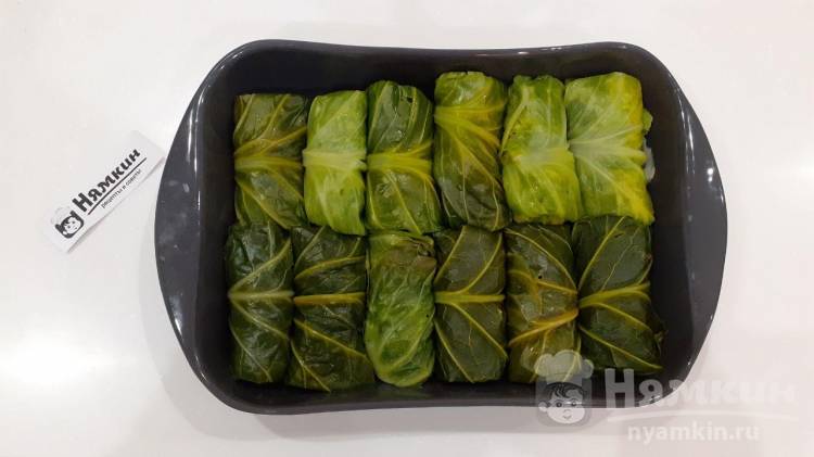 Голубцы с мясом тушеные под овощной подушкой - фото шаг 12