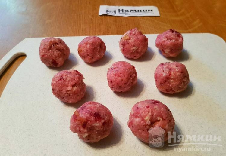 Мини-пирожные с клюквой в обсыпке из какао без выпечки - фото шаг 4
