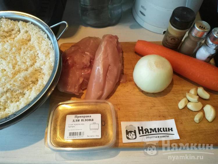 Рассыпчатый плов с курицей на сковороде