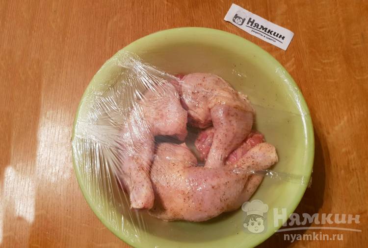 Окорочка Табака с чесноком и горьким перцем на сковороде под прессом - фото шаг 1