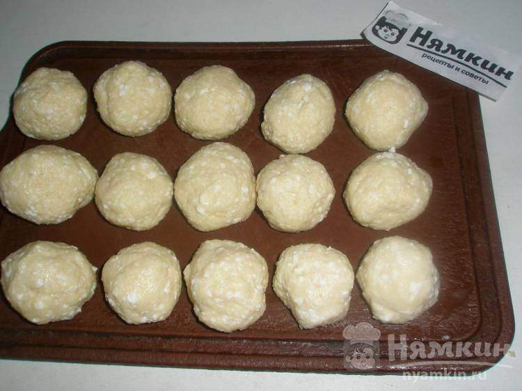 Рисовые шарики с креветками во фритюре