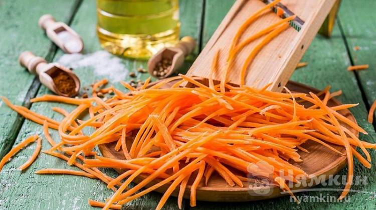 Какой салат из корейской моркови сделать: 3 рецепта, которые идеально впишутся в меню