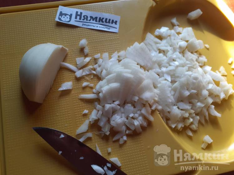 Овощное рагу с мясным фаршем на сковороде - фото шаг 1