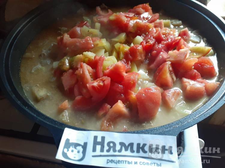 Овощное рагу с мясным фаршем на сковороде - фото шаг 9