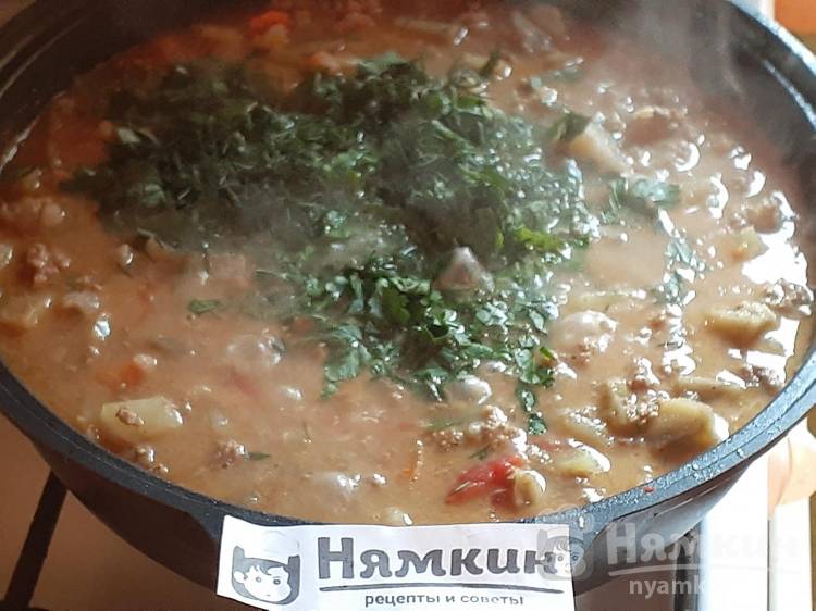 Овощное рагу с мясным фаршем на сковороде - фото шаг 11