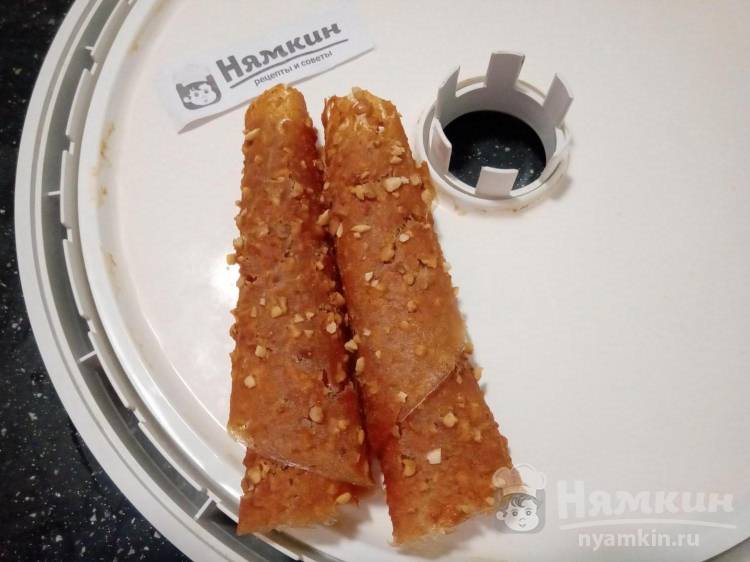 Грушевая пастила с арахисом без сахара в электросушилке - фото шаг 9
