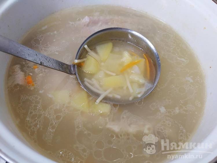 Почему жир в супе располагается на поверхности