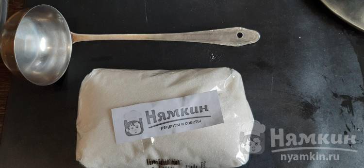 Компот из замороженной вишни в кастрюле - фото шаг 3