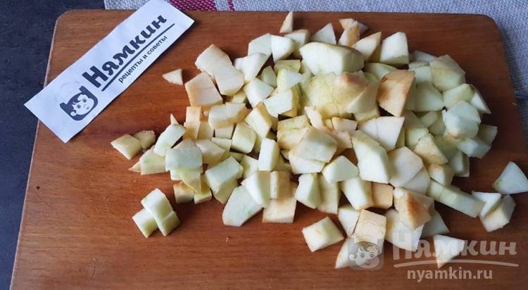 Запеканка из овсяных хлопьев с яблоками и грецкими орехами - фото шаг 4
