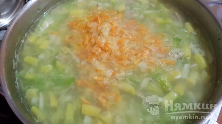 Суп со свежей капустой и спаржевой фасолью для беременных и кормящих - фото шаг 16