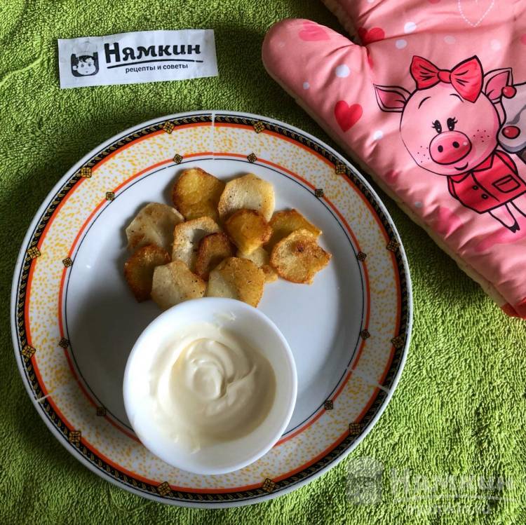 Домашние картофельные чипсы с чесночным соусом - фото шаг 6