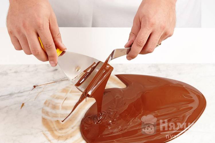 Темперирование шоколада - 3 классических метода: каменная доска, ледяная баня, каллетами