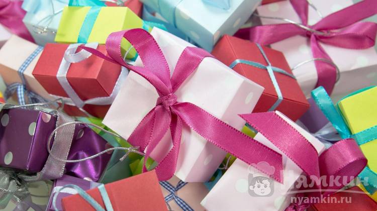 Что подарить маме на день рождения: 10 интересных идей