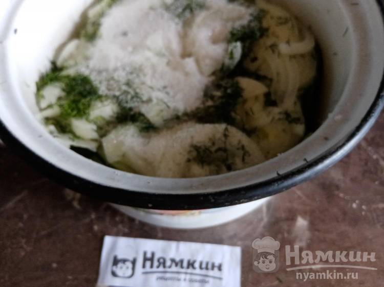 Салат из огурцов и лука с уксусом на зиму - фото шаг 4