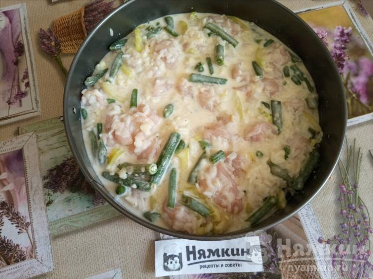 Куриное филе запеченное с рисом, балгарским перцем и стручковой фасолью в сливочно-сырном соусе - фото шаг 6