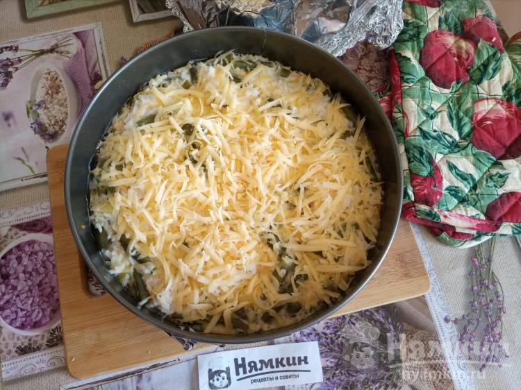 Куриное филе запеченное с рисом, балгарским перцем и стручковой фасолью в сливочно-сырном соусе - фото шаг 7