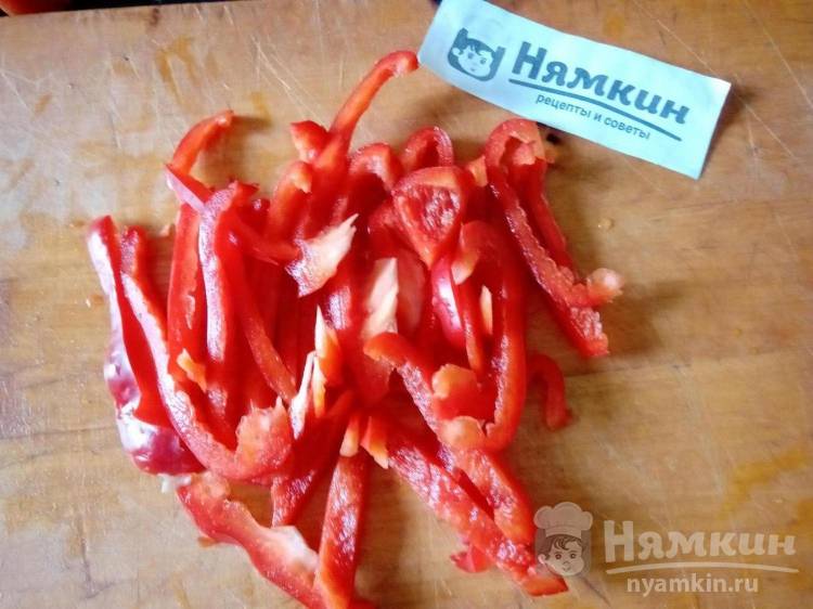 Рисовая лапша с вешенками и овощами на сковороде - фото шаг 3