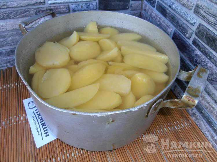 Бездрожжевые пирожки на кефире с картошкой - фото шаг 1