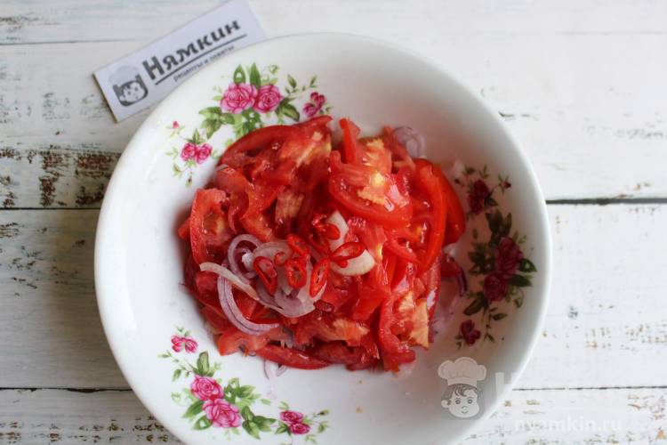 Салат из помидоров и лука как называется и лучший салат для шашлыка или плова
