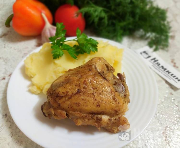 Куриные бедра, тушеные на сковороде – пошаговый рецепт приготовления с фото