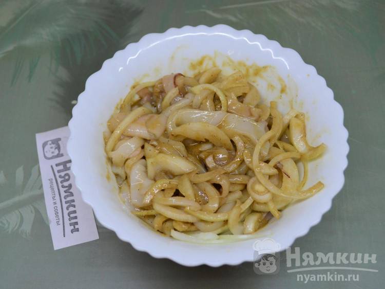Рисовая лапша с кальмарами и овощами на романтический ужин - фото шаг 4