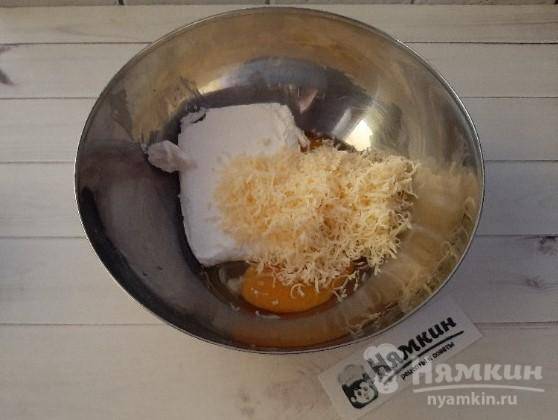 Диетические творожные булочки с сыром и специями - фото шаг 2