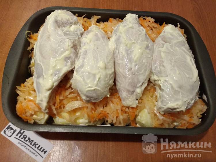 Курица с картошкой и квашеной капустой в духовке - фото шаг 7
