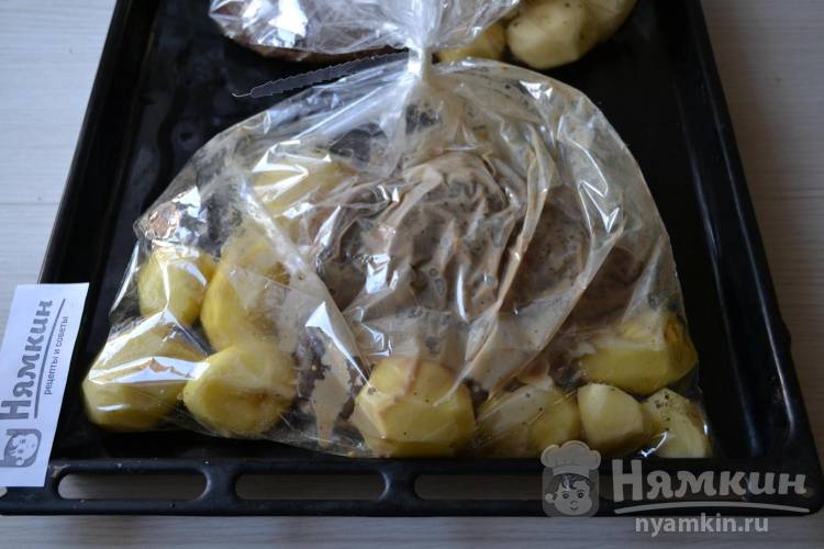 Рецепт свинины с картошкой в рукаве