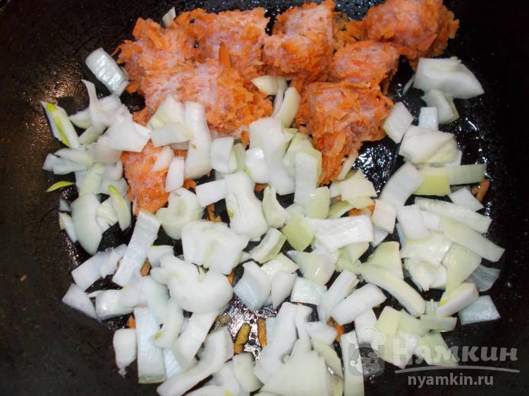 Рецепт приготовления тушенной в сливках курицы с брокколи и морковью