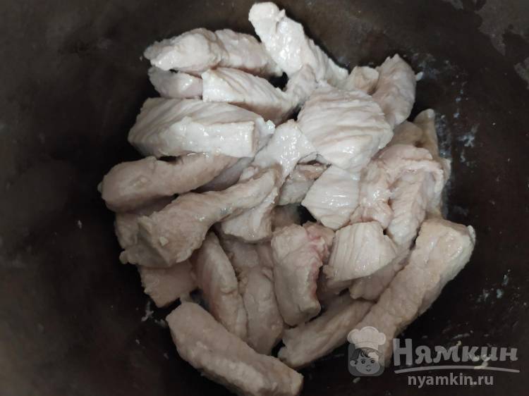Как приготовить гуляш из свинины с подливкой рецепт с фото пошагово