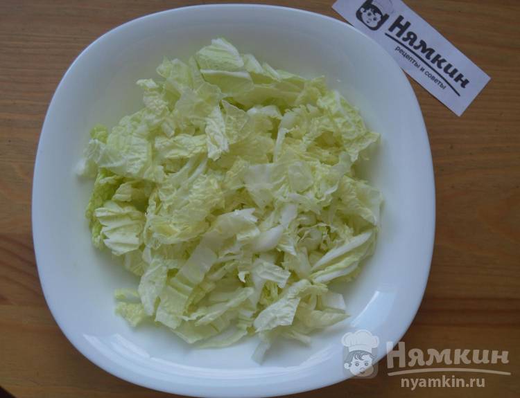 Салат с консервированным тунцом, помидорами и грибами  - фото шаг 6